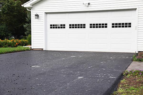 Expert Garage Door Technicians for Efficient and Affordable Repairs